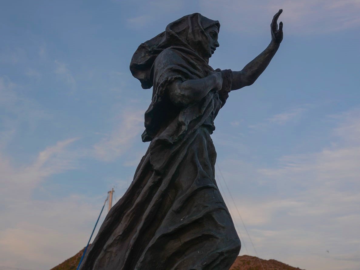 Feskarkjerringa - Statue of Fisherman's wife